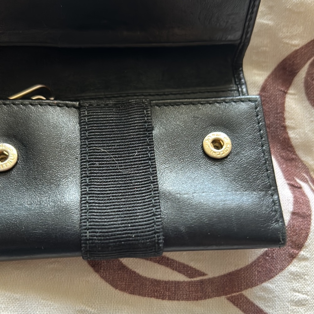 Authentic Ferragamo long leather wallet and key holder. - Picture 10 of 16